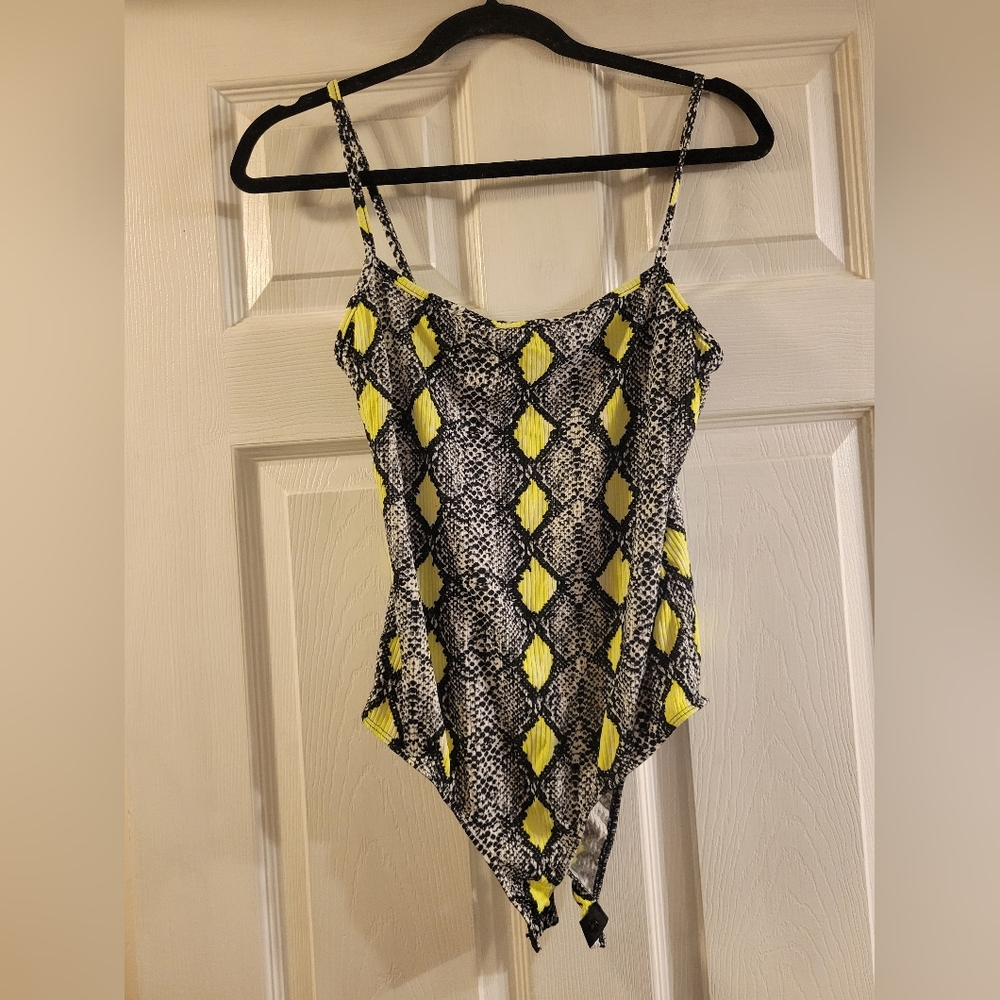 XL tank top body suit snake skin design yellow and black. Buttons